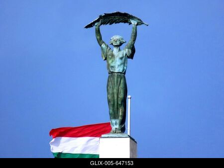 Statue of Liberty at the top of Gellért Hill - Budapest-stock-foto