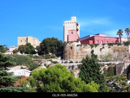 Cagliari's old town behind the medieval city wall - San Pancrazio Tower - Sardinia-stock-foto