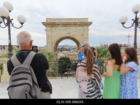Cagliari - Tourists taking picture - Saint Remy bastion-stock-foto