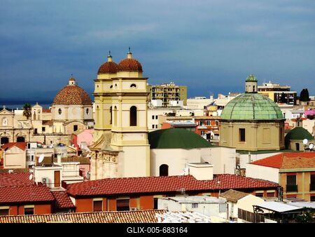 Cagliari overlooking the sea - Sardinia - Italy - Houses - Domes-stock-foto