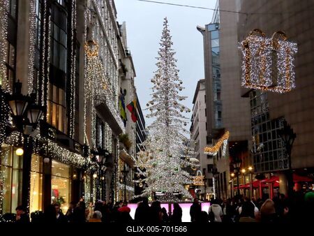 Christmas lights in downtown Budapest - Winter fair-2025-stock-foto