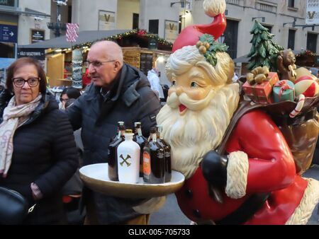 Santa Claus figure - Chiristmas market - Budapest-stock-foto