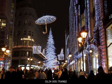 Budapest - Christmas lights in Downtown-stock-foto