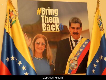 Picture depicting Nicolás Maduro and his wife Cilia Flores - Budapest - Embassy of Venezuela-stock-foto