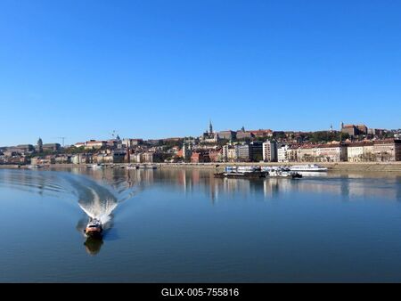 Vudapest - View of Buda from Margaret Bridge-stock-foto