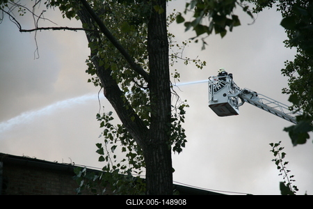 Használaton kívüli épület gyulladt ki Budapesten-stock-foto