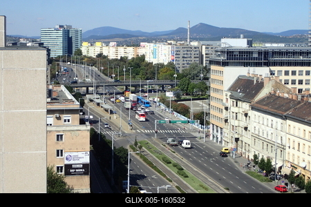 Épületek és a rendõrpalota Budapesten-stock-foto