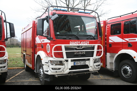 Tűzoltó gépjárművek és eszközök átadása Budpesten-stock-foto