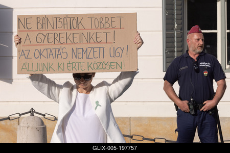 Hungarian mothers protest in Budapest-stock-foto