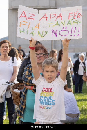 Hungarian mothers protest in Budapest-stock-foto