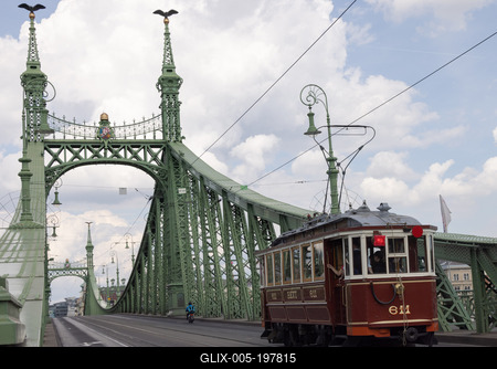Historic tram in Budapest-stock-foto