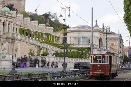 Historic tram in Budapest-stock-foto