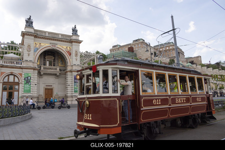 Historic tram in Budapest-stock-foto