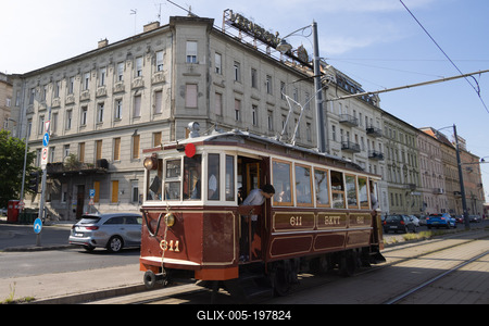 Historic tram in Budapest-stock-foto