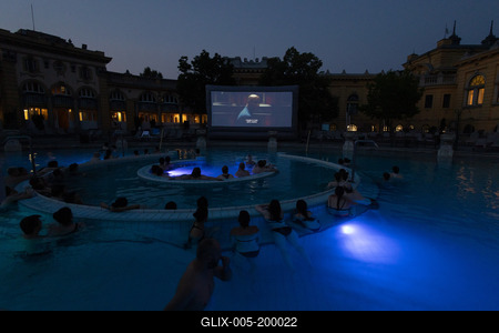 CineSpa in Szechenyi Bath in Budapest-stock-foto