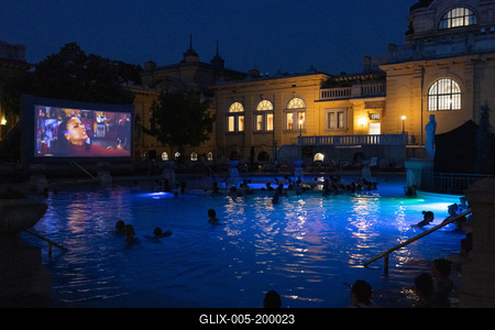 CineSpa in Szechenyi Bath in Budapest-stock-foto