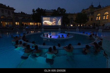 CineSpa in Szechenyi Bath in Budapest-stock-foto