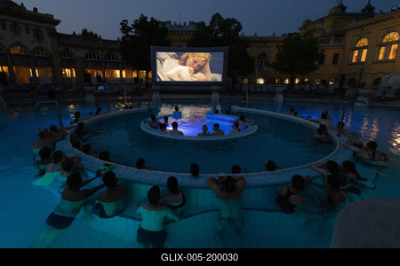 CineSpa in Szechenyi Bath in Budapest-stock-foto