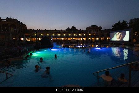 CineSpa in Szechenyi Bath in Budapest-stock-foto