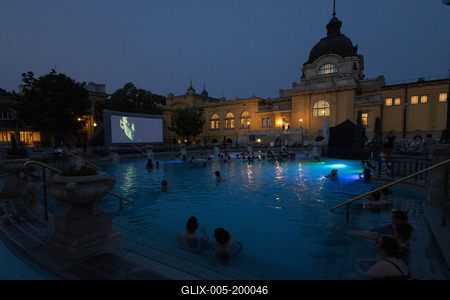 CineSpa in Szechenyi Bath in Budapest-stock-foto