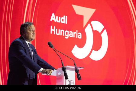 PPE engine production starts in Gyor Audi factory-stock-foto