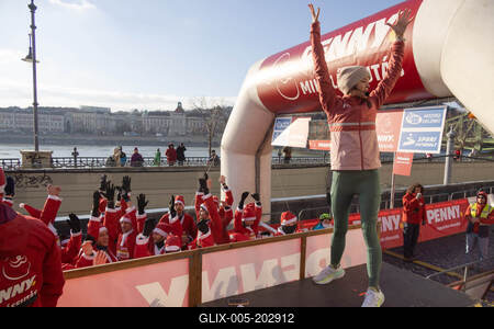 Santa Run in Budapest-stock-foto