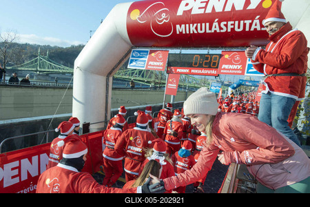 Santa Run in Budapest-stock-foto