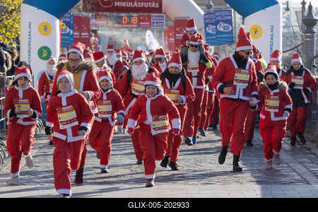 Santa Run in Budapest-stock-foto