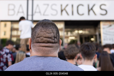 Sneaker crowd in Budapest-stock-foto