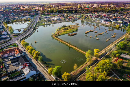 Bujtosi tó-stock-foto