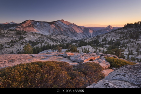 Half Dome and Clouds Rest mountains from above Olmstead Point in autumn, Yosemite National Park, UNESCO World Heritage Site, California, United States of America, North America-stock-foto