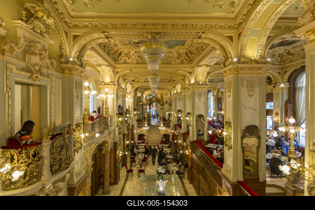 Ornate interior of New York CafÃ©, Budapest, Hungary, Europe-stock-foto