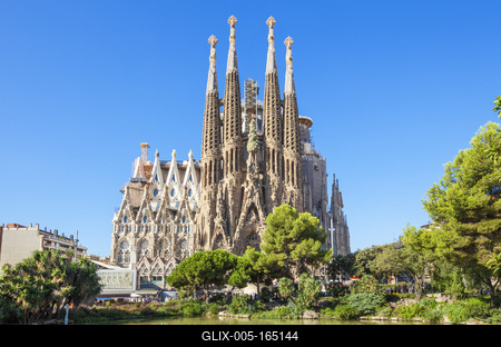 La Sagrada Familia church front view designed by Antoni Gaudi, Barcelona, Catalonia, Catalunya, Spain, EU, Europe-stock-foto