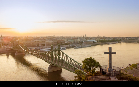 Liberty bridge, Budapest, Hungary-stock-foto