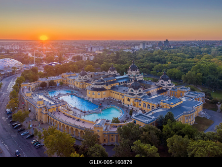 Aerial photo of Szechenyi thermal bath, Budapest, Hungary-stock-foto
