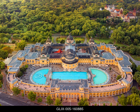 Aerial photo of Szechenyi thermal bath, Budapest, Hungary-stock-foto