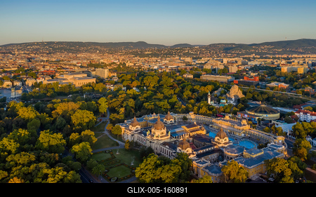 Aerial photo of Szechenyi thermal bath, Budapest, Hungary-stock-foto