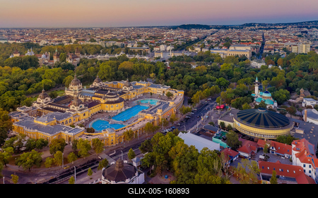 Aerial photo of Szechenyi thermal bath, Budapest, Hungary-stock-foto