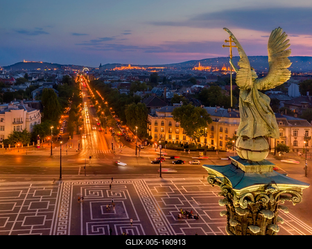 Gabriel Arkangel, Millenium Monument, Heroes Square, Budapest-stock-foto