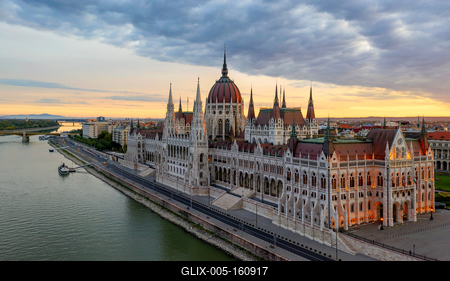 Parliament building at the bank of Danube river, Budapest, Hungary-stock-foto