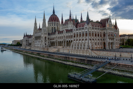 Parliament building at the bank of Danube river, Budapest, Hungary-stock-foto