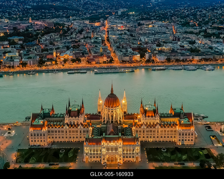 Parliament building at the bank of Danube river, Budapest, Hungary-stock-foto
