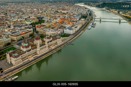 Parliament building at the bank of Danube river, Budapest, Hungary-stock-foto