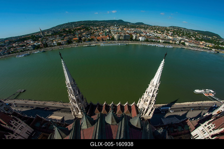Parliament building at the bank of Danube river, Budapest, Hungary-stock-foto
