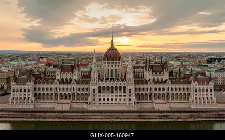 Parliament building at the bank of Danube river, Budapest, Hungary-stock-foto