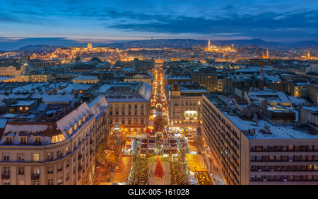 St Stephen square with christmas market-stock-foto