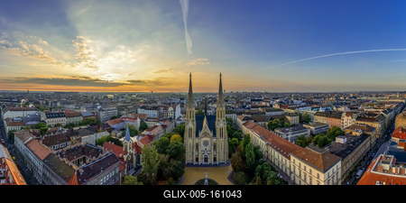 Árpád-házi Szent Erzsébet-plébániatemplom, Budapest, Hungary-stock-foto