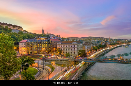 A part of Budapest. Adam Clarck Square,-stock-foto