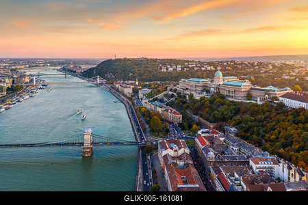 Buda castle with danube in Budapest-stock-foto