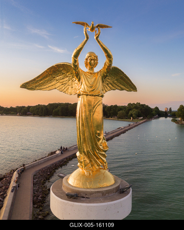Blessed virgin angel statue in the siofok port.-stock-foto
